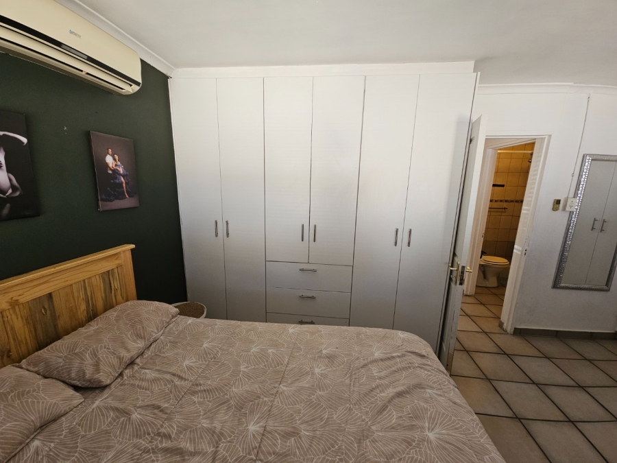 2 Bedroom Property for Sale in Windsor Park Estate Western Cape